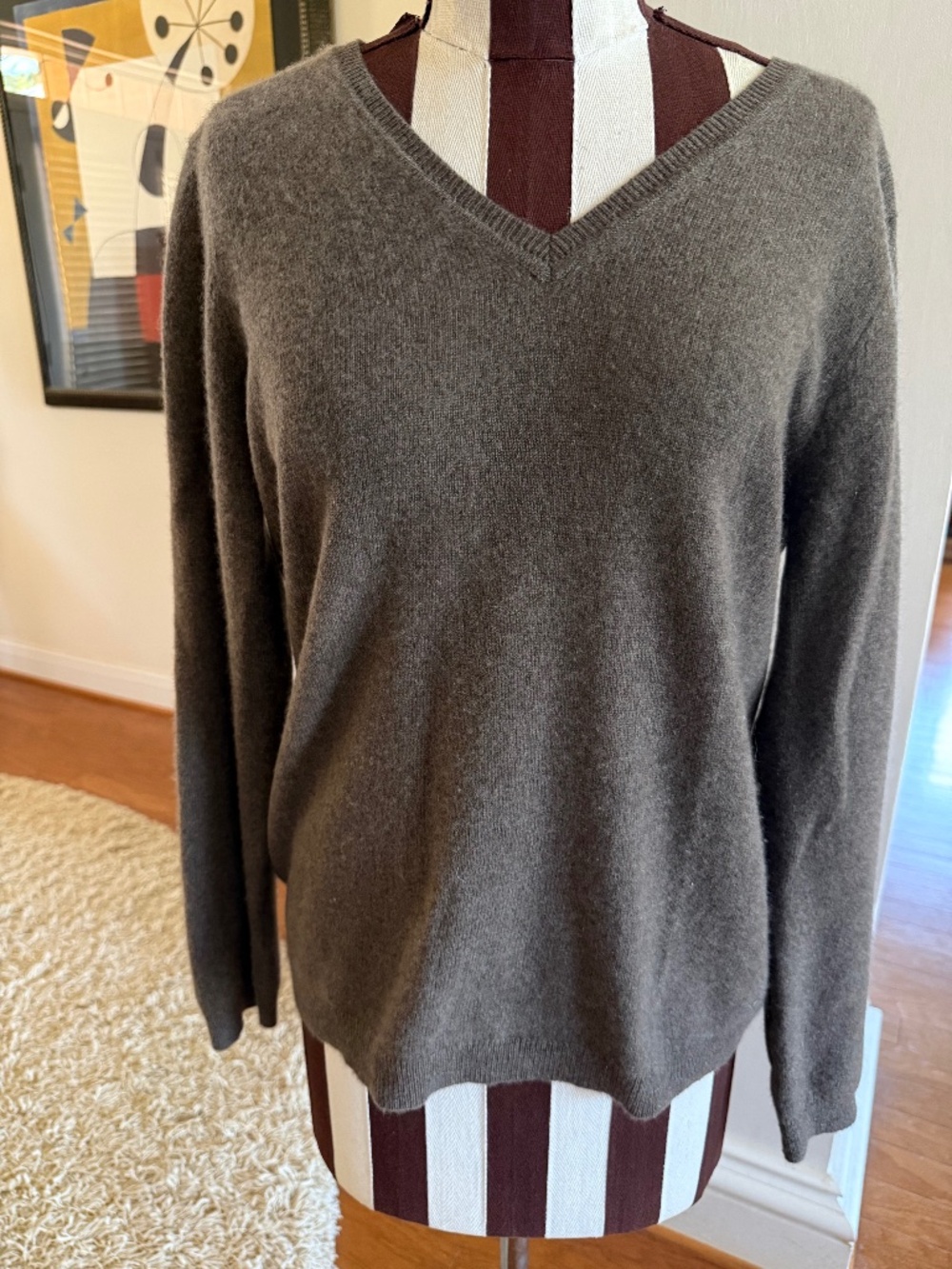 Charter Club Luxury 100% Cashmere V-Neck Sweater Women's Pullover Taupe Medium